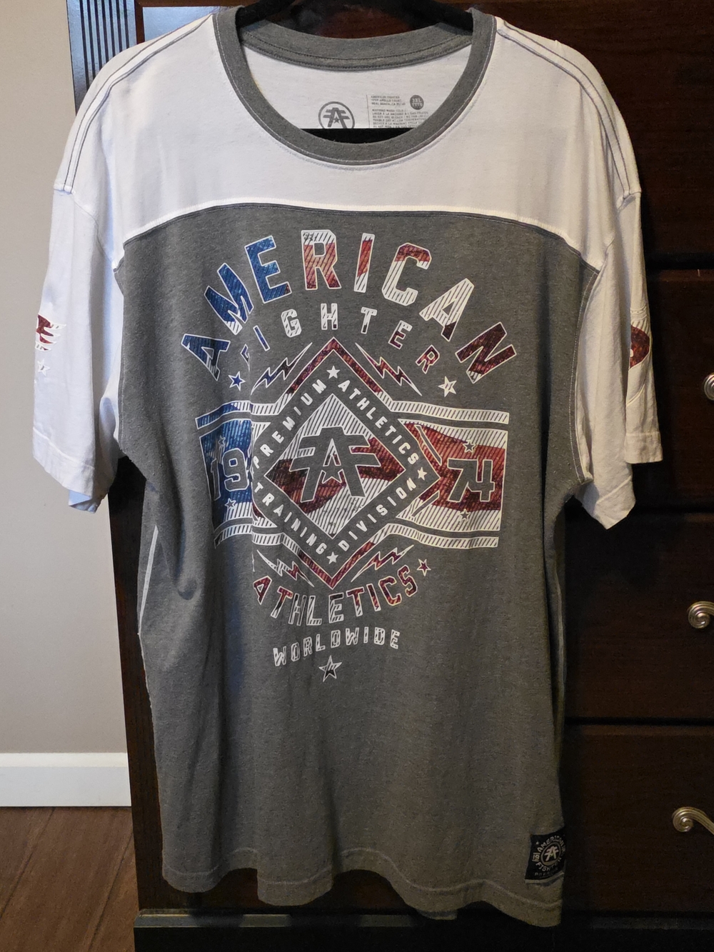 American Fighter Men’s Two-Tone Grey & White Graphic T-Shirt. Sz - 3xl
